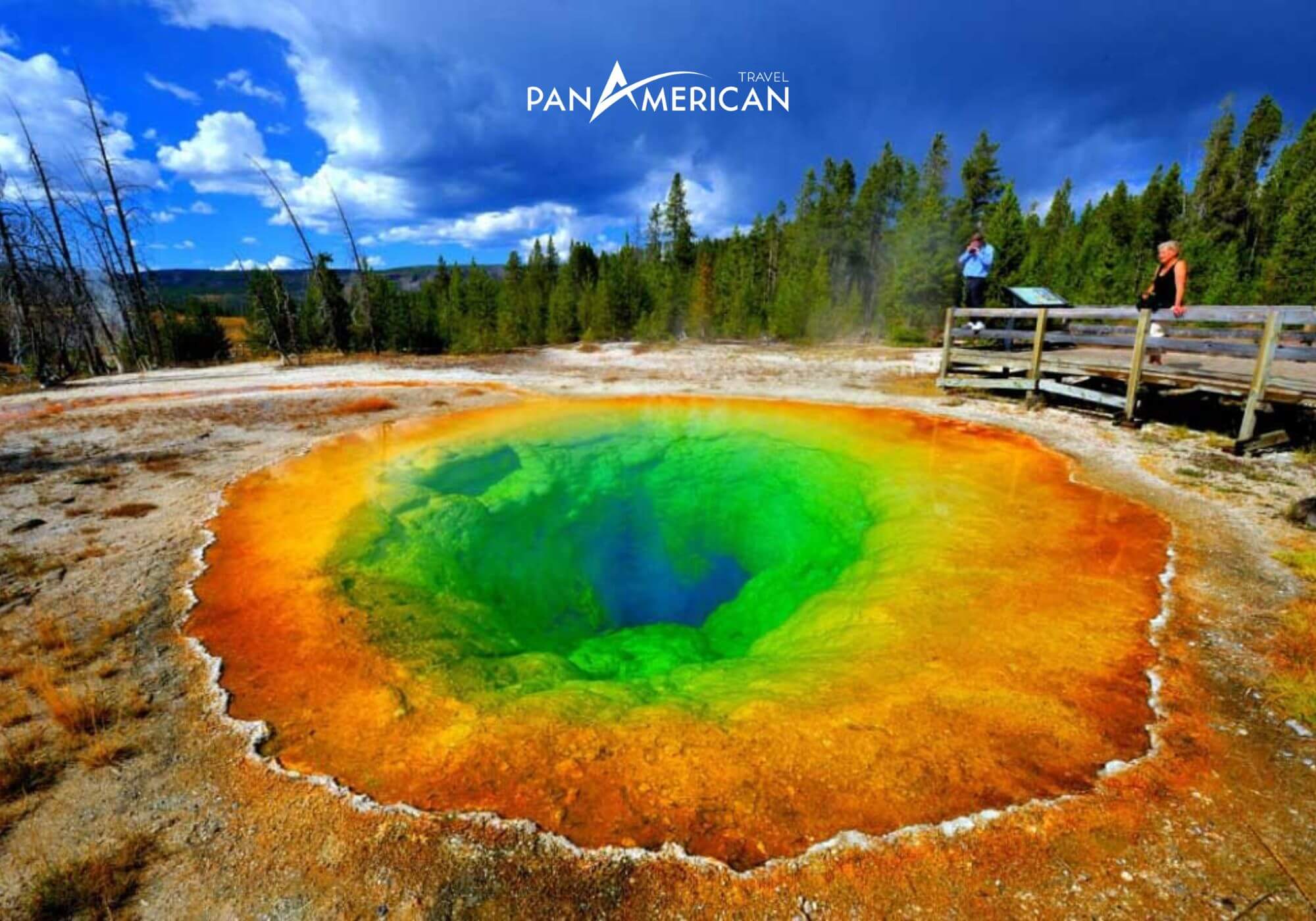Morning Glory - mạch nước nóng với gam màu ảo diệu. Một trong những điểm dừng chân thú vị tại công viên quốc gia Yellowstone 