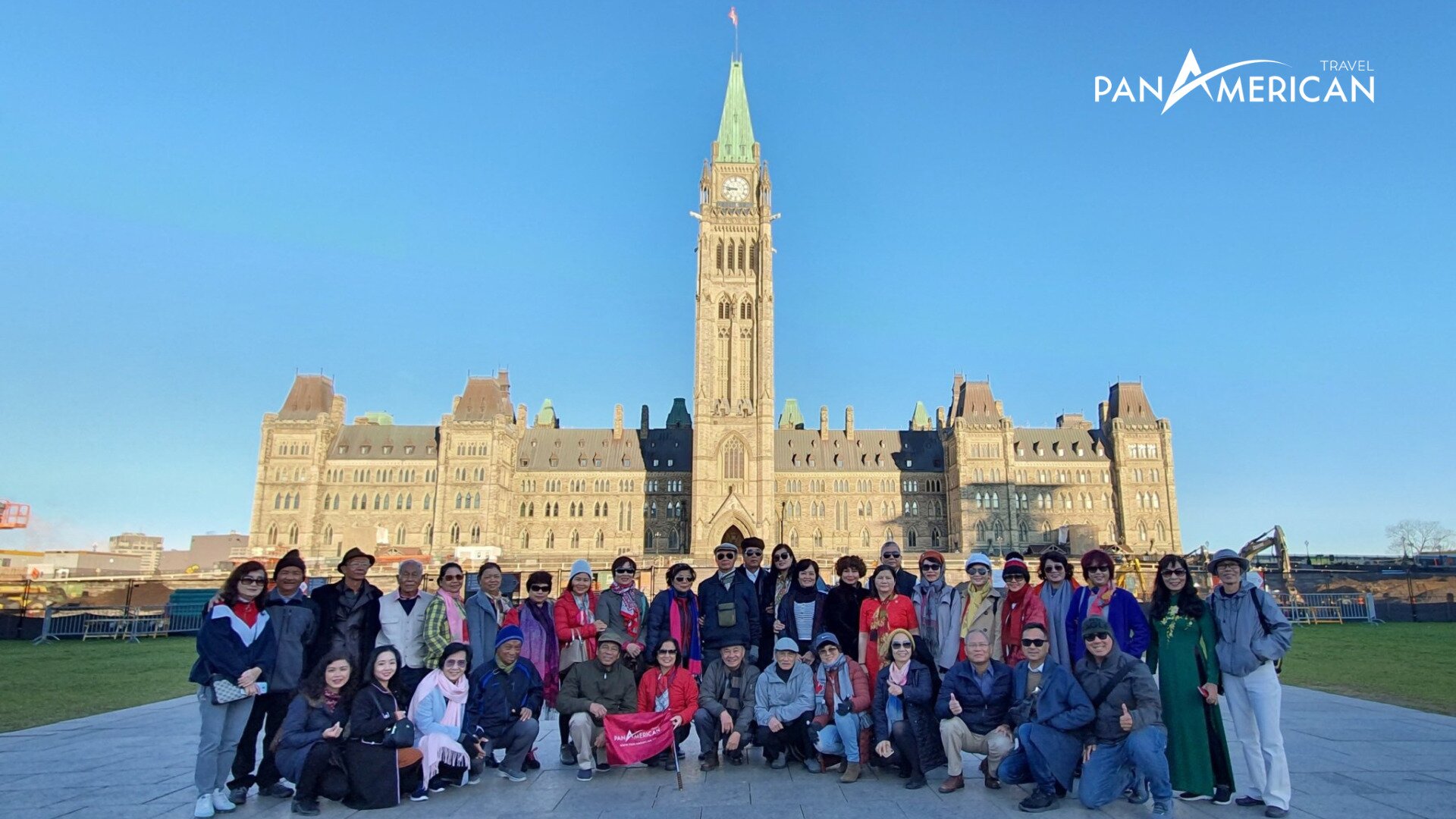 Du khách của Pan American Travel trong tour du lịch Canada
