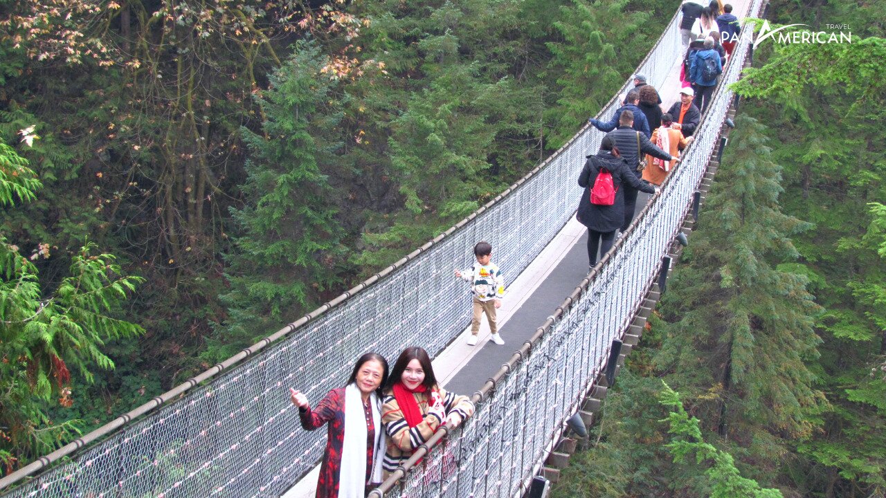 Hình ảnh khách của Pan American Travel chụp tại cầu treo Capilano 