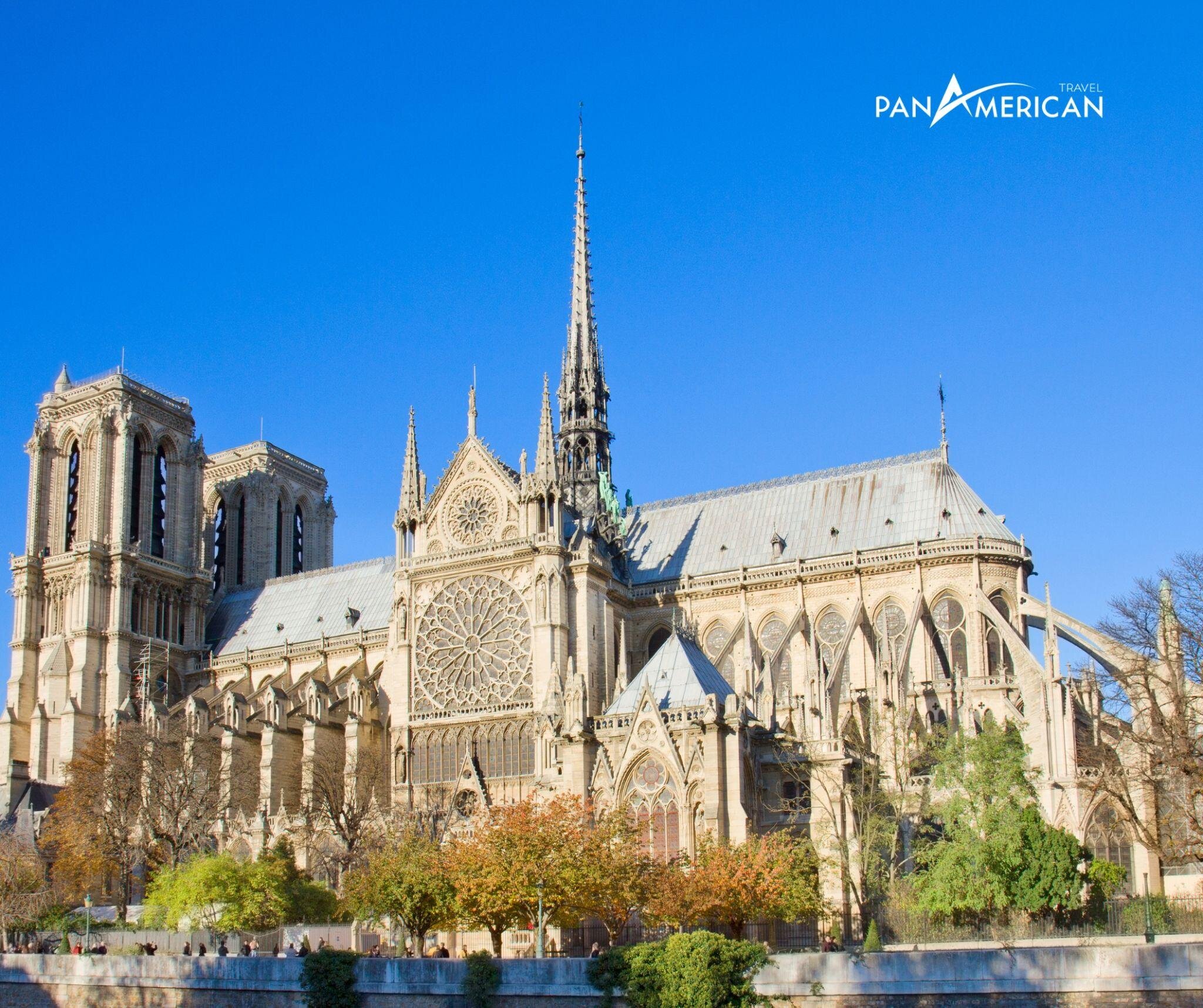 Nhà thờ Đức Bà Paris mang nhiều nét kiến trúc mới lạ so với các công trình cùng thời