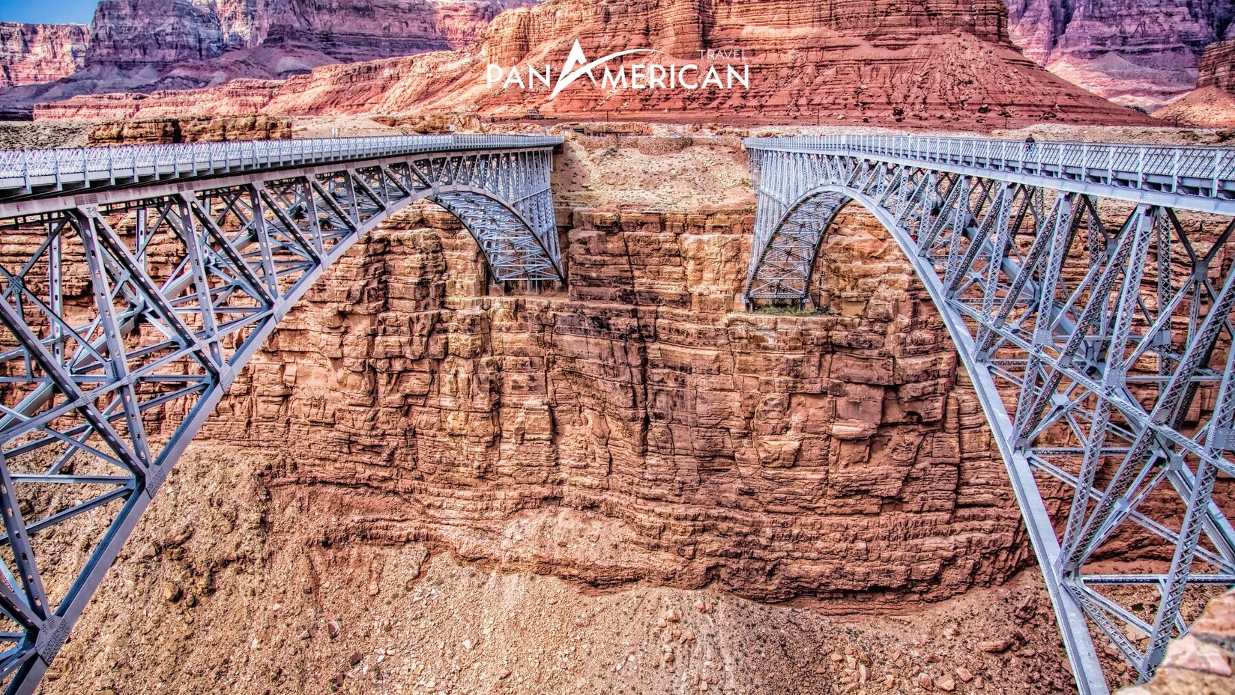 Hình ảnh hai cây cầu Navajo