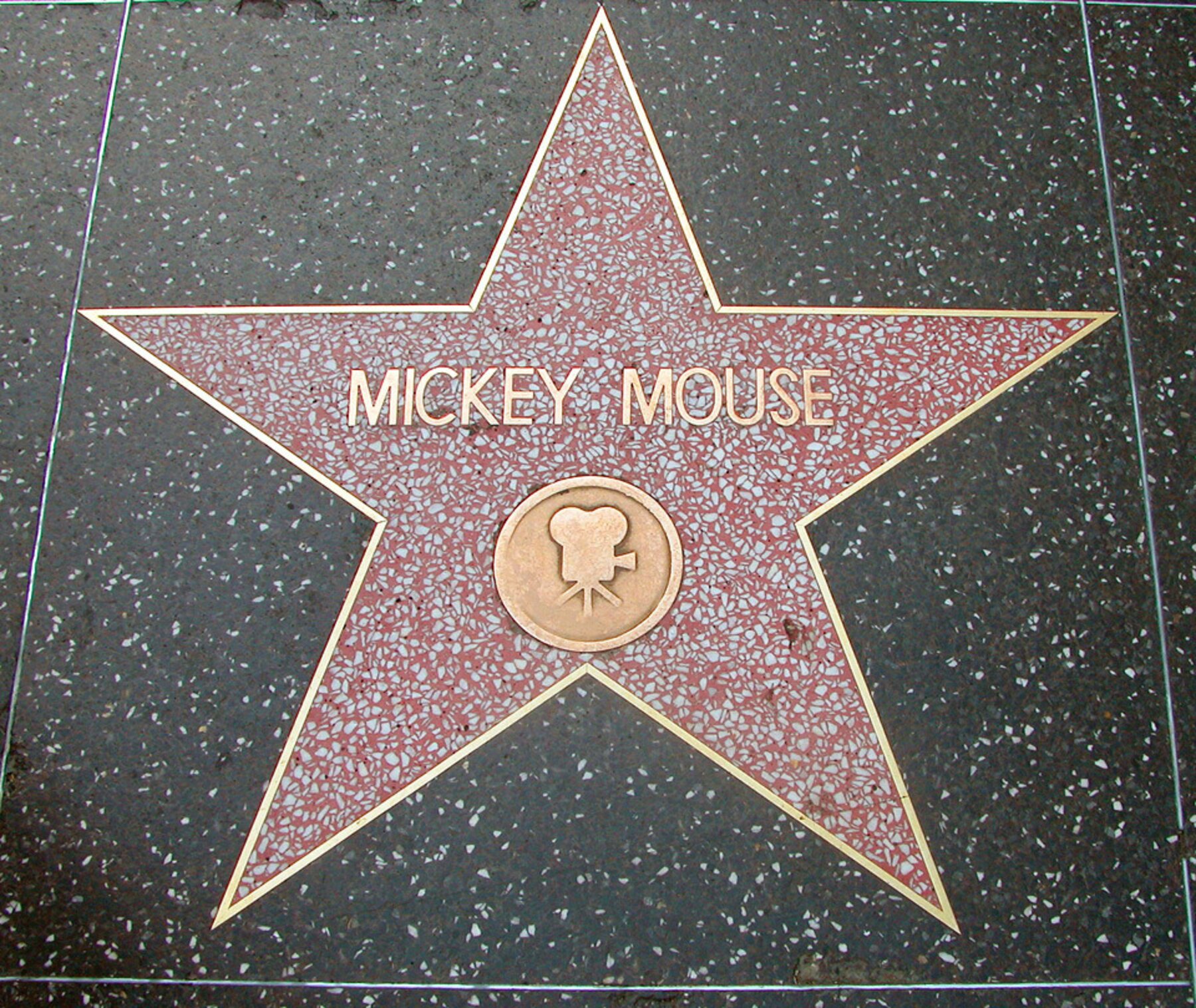 Ngôi sao vinh danh chuột Mickey trên đại lộ danh vọng