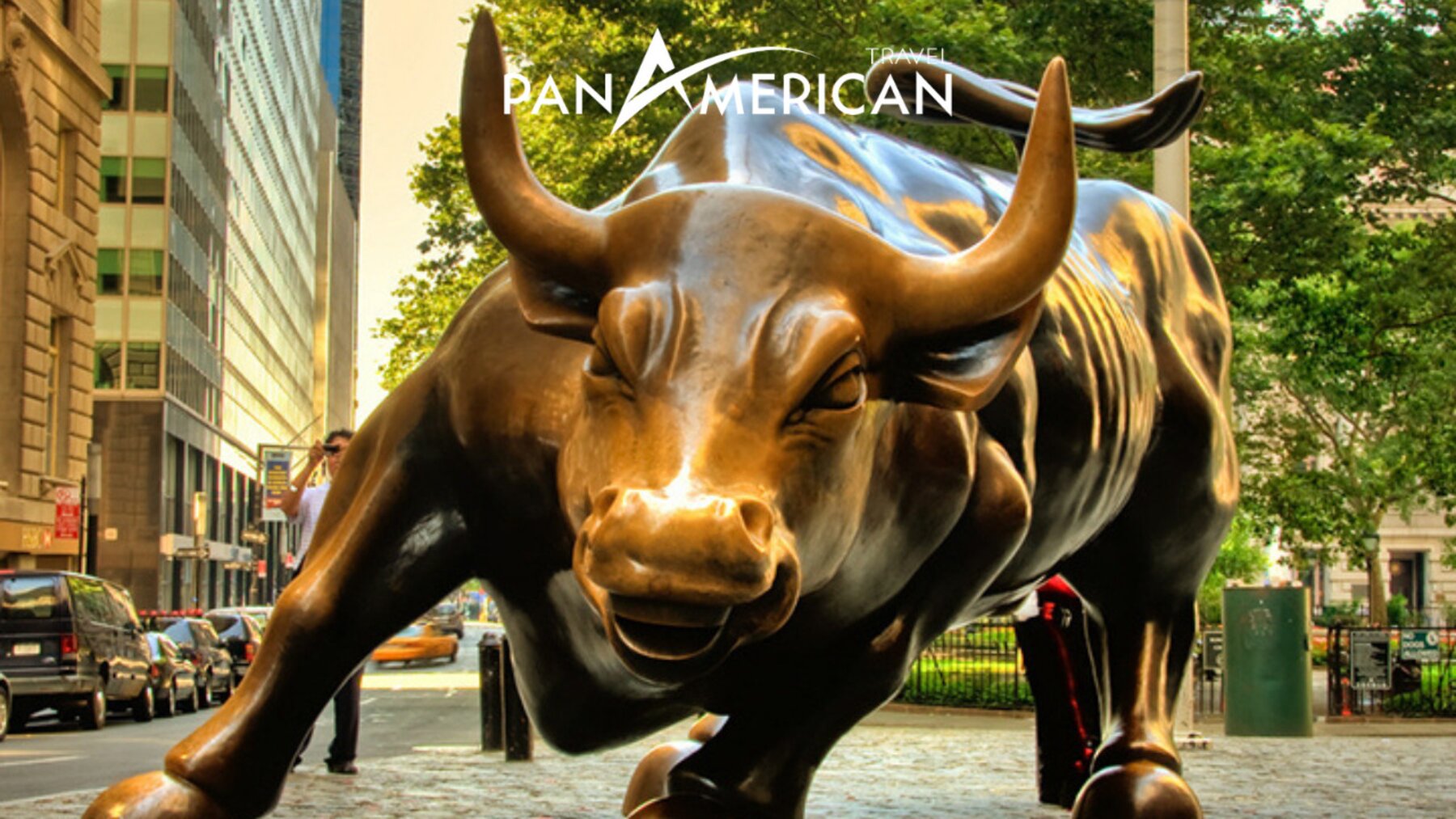 Bức tượng chú bò tót - Charging Bull tại Wall Street