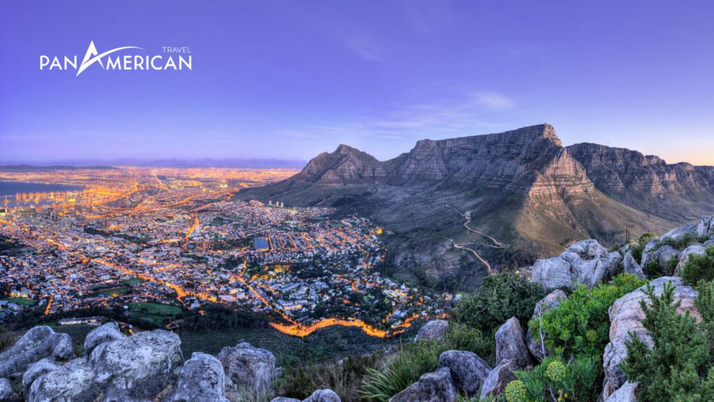 Núi Bàn - Kỳ quan thiên nhiên 600 triệu năm tuổi - PANVISA.COM.VN