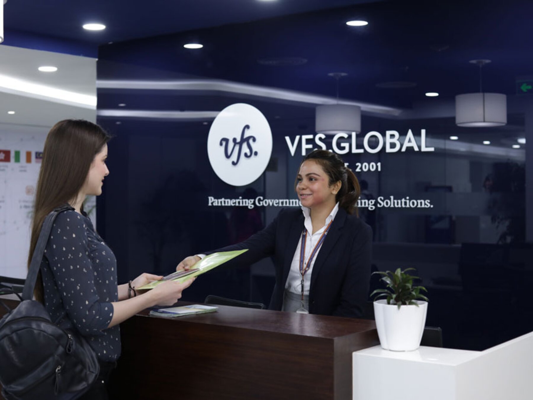 Trung tâm VFS Global được uỷ quyền lấy thông tin sinh trắc học 